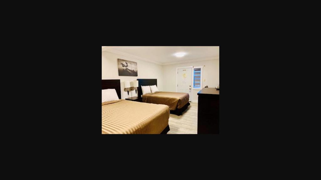 Traveler's Motel Penticton photo 3