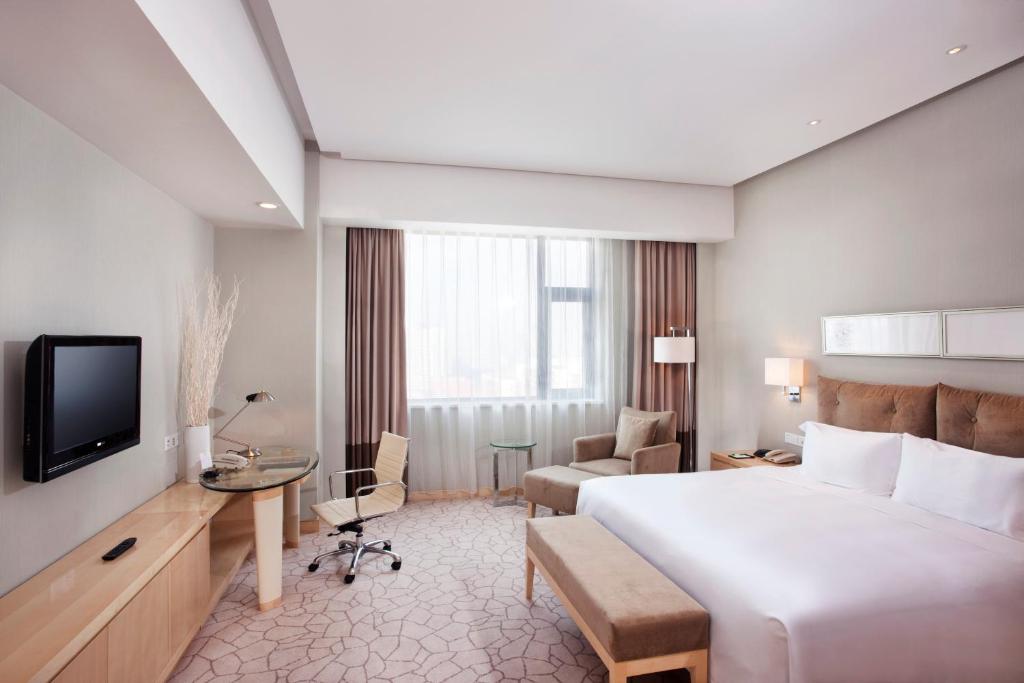 Двухместный (King Bed Premier Room-Non Smoking), Holiday Inn Beijing Deshengmen