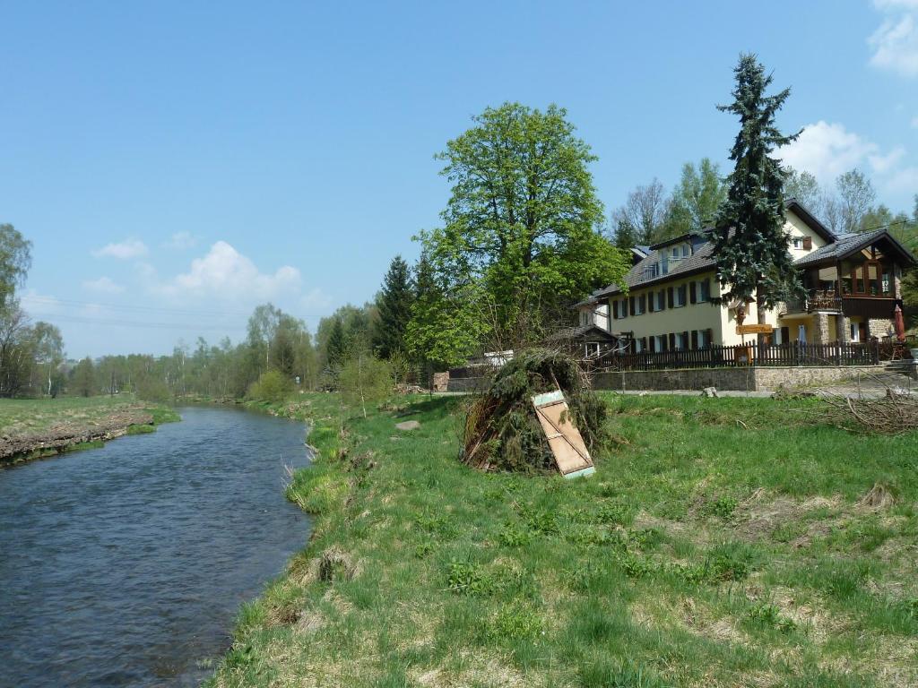 FEWO 2 photo 2