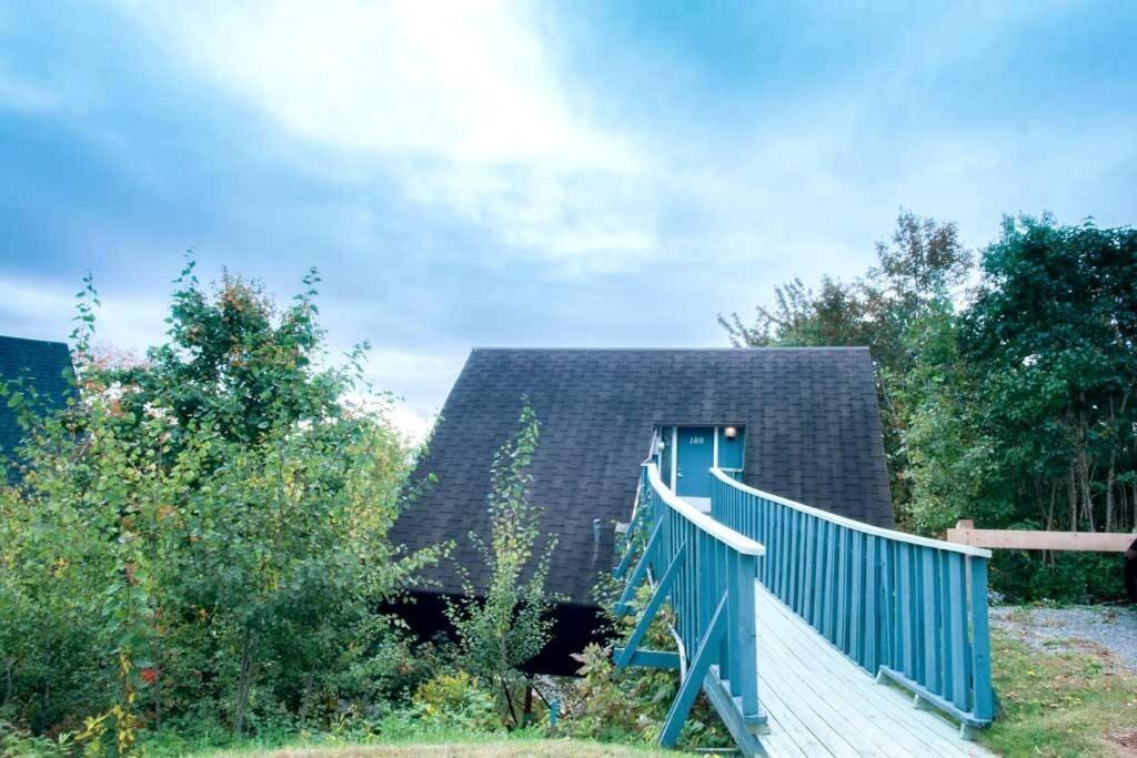 Chalet Mont Sainte-Anne photo 1