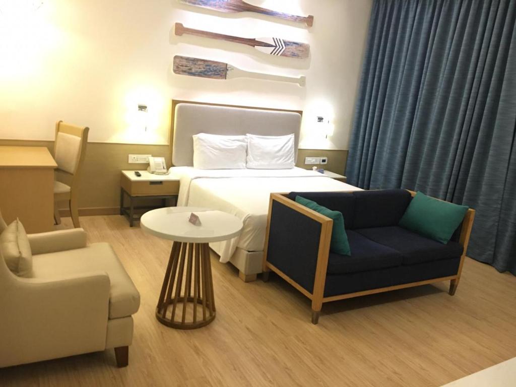 Сьюит (Полулюкс), Radisson Goa Candolim