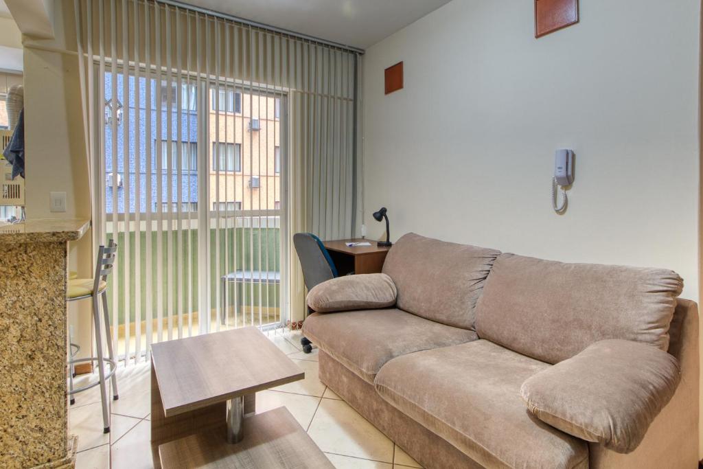 Ótimo apartamento no Centro mobiliado e com garagem photo 3