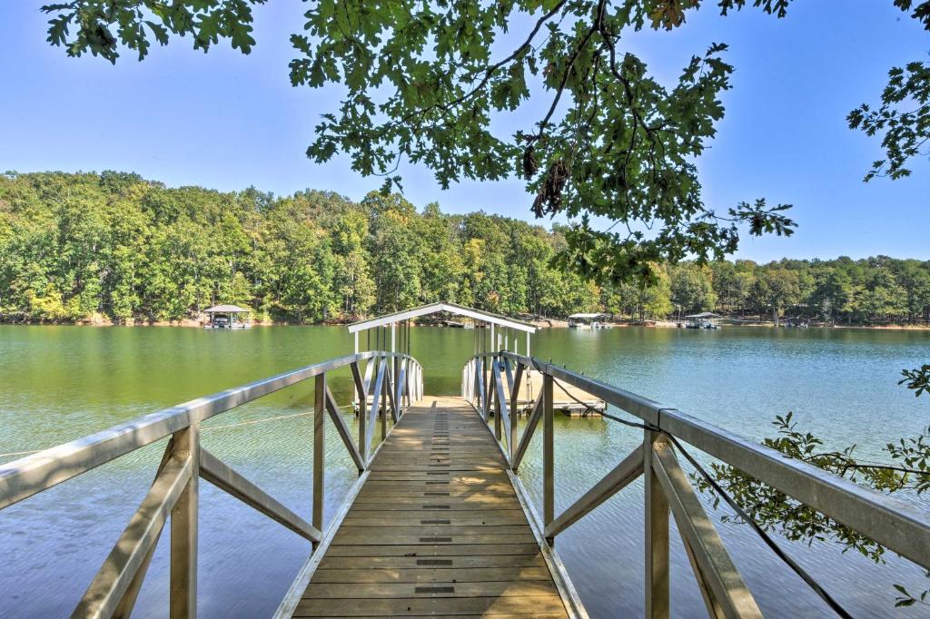 Lake Hartwell Home with Dock Less Than 10 Miles to Clemson! photo 1