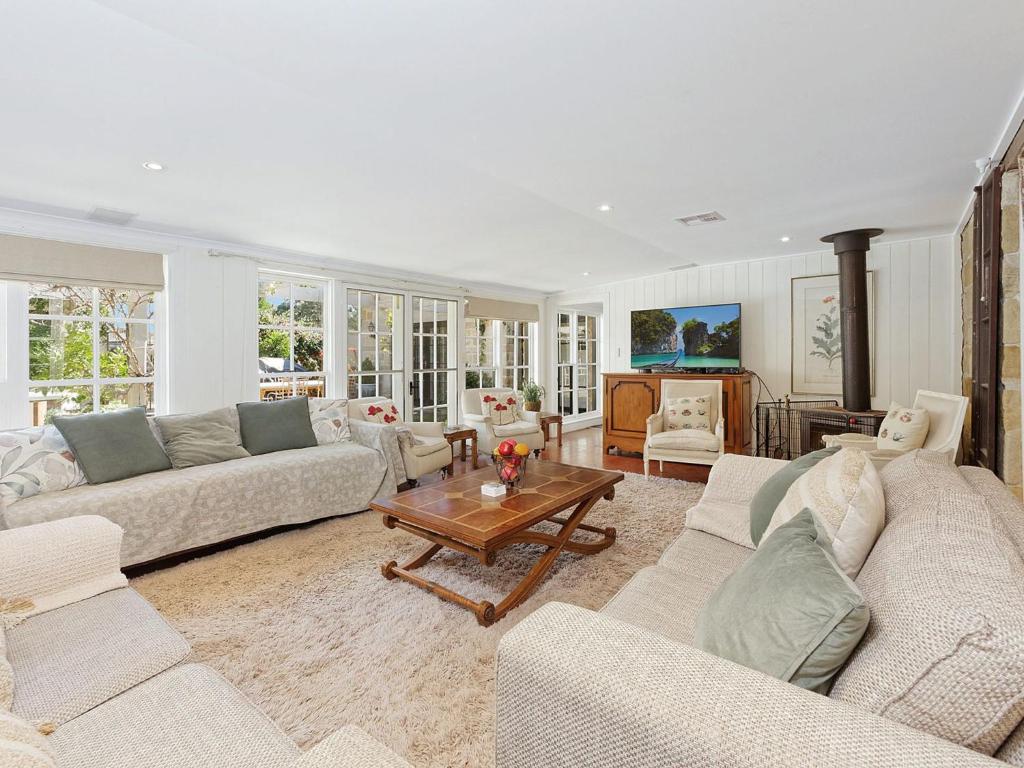 Aylmerton House and Cottage for 14 Southern Highlands photo 1