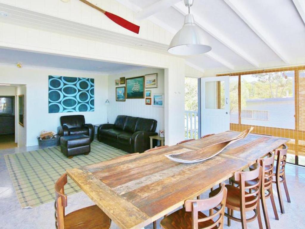 Bimbimbie at Hyams Beach photo 2
