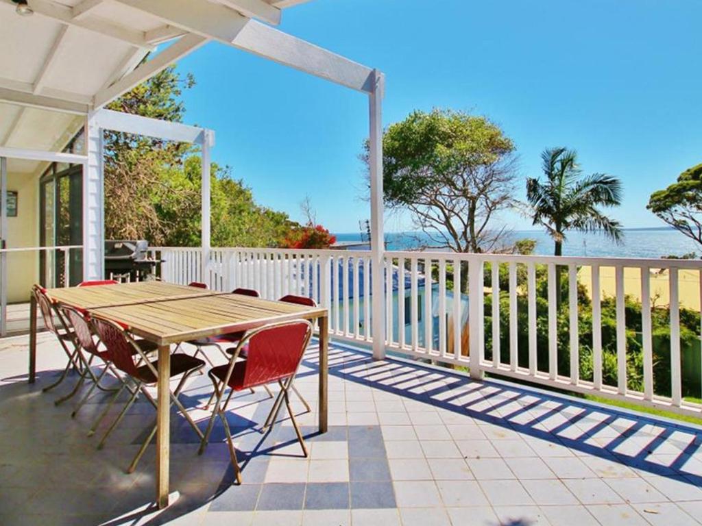 Bimbimbie at Hyams Beach photo 4