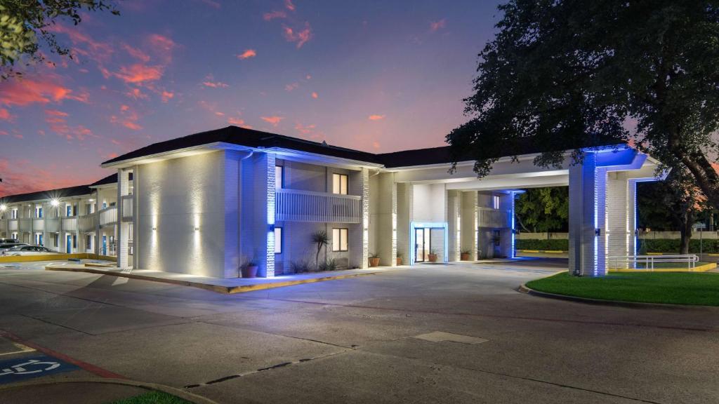 Motel 6-Addison, TX - Dallas photo 4