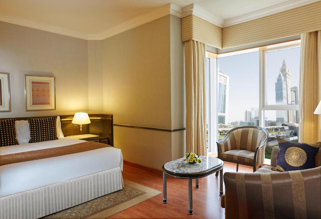 Двухместный (Полулюкс с доступом в клуб - Для курящих), Отель Crowne Plaza Dubai
