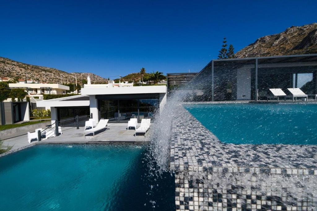 Black Diamond Luxury Beachfront Villa Selenia photo 3