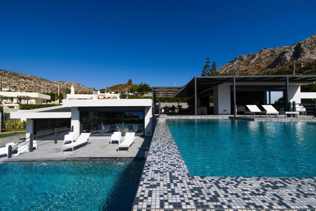 Black Diamond Luxury Beachfront Villa Selenia photo 2