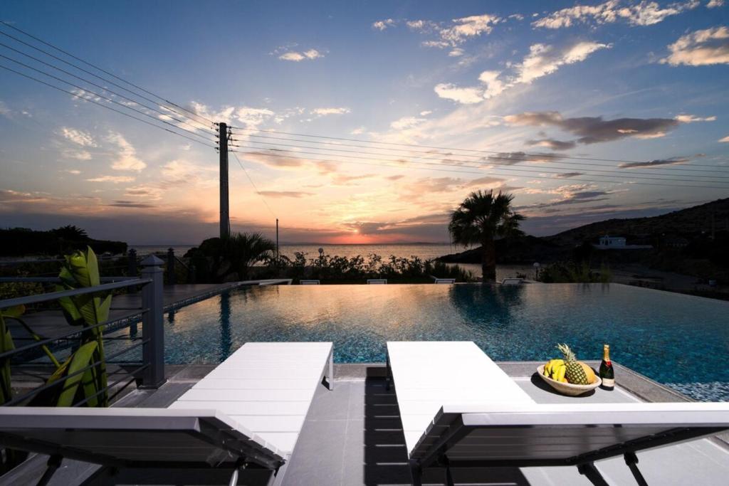 Luxury Beachfront Villa Selenia Platinum in Sounio photo 4