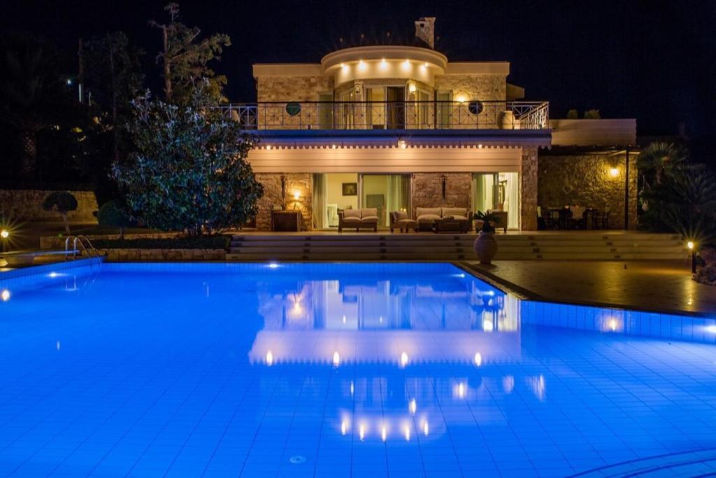 Beautiful pool Villa Sparta in Lagonissi, Athens photo 2