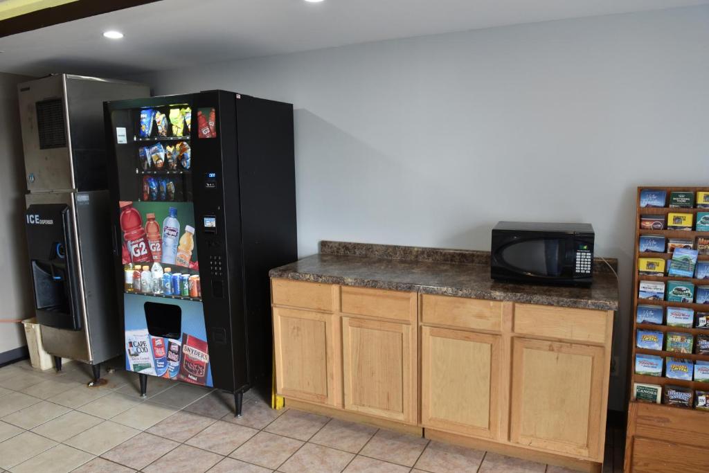 Knights Inn Merrillville photo 3