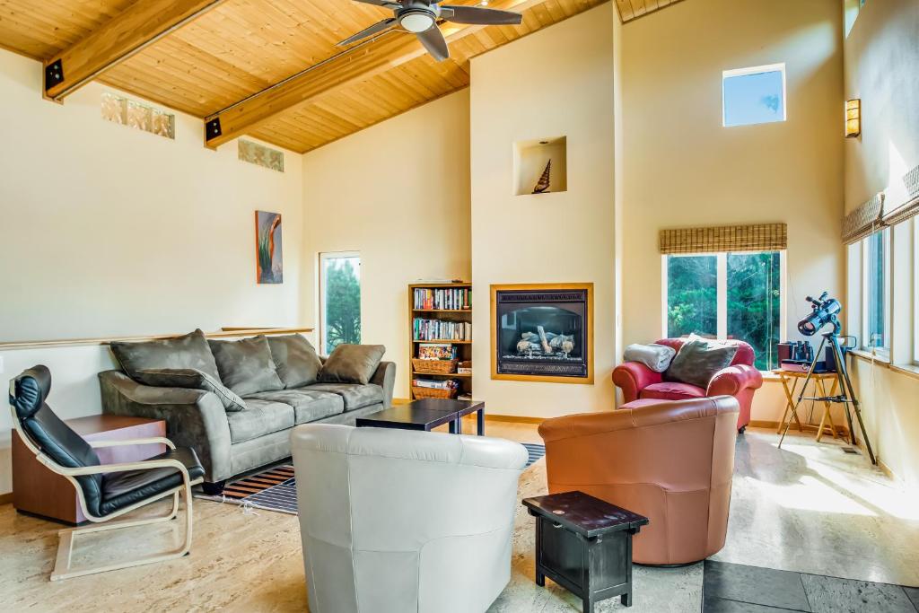 Modern Beach Cottage photo 1