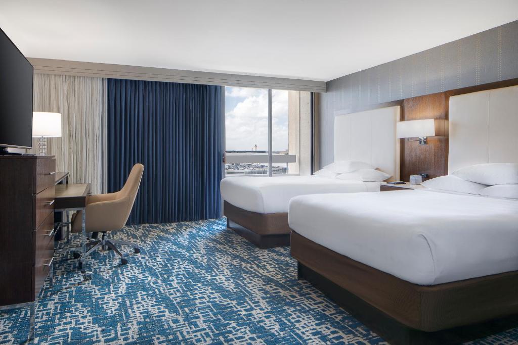 Четырехместный (Номер для аллергиков с 2 кроватями размера «queen-size»), Hyatt Regency DFW International Airport