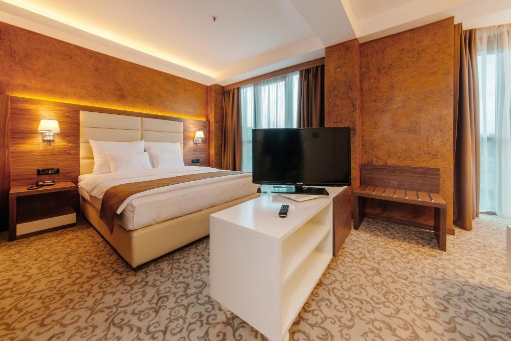 Сьюит (Полулюкс), Hotel New Star