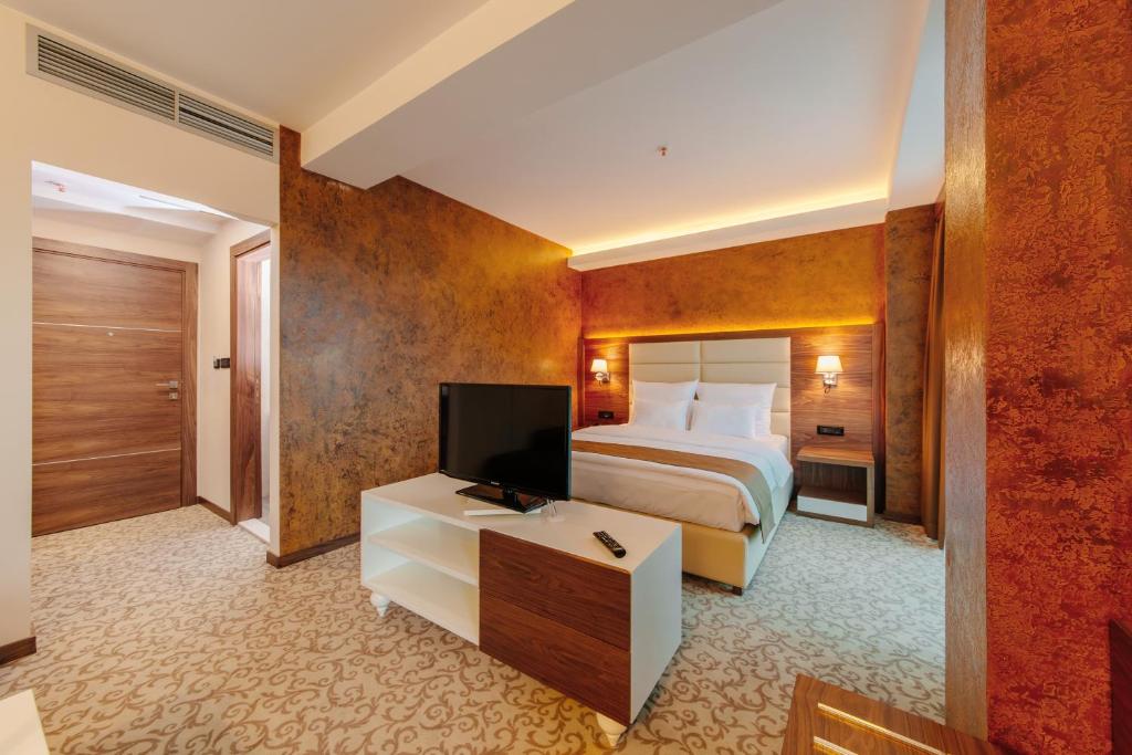 Сьюит (Полулюкс), Hotel New Star