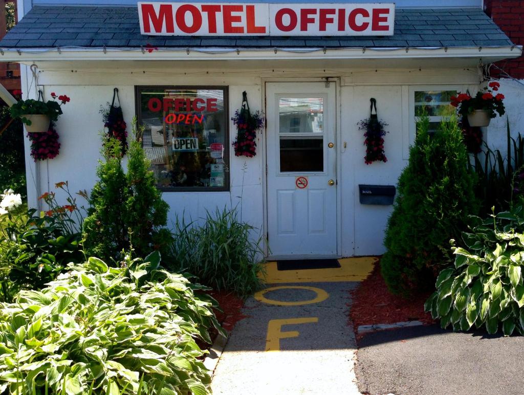 Hillside Motel photo 1