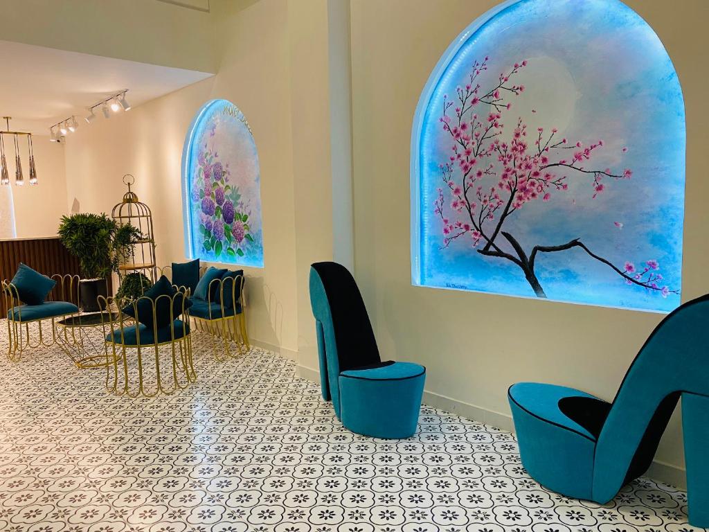 Tea leaf Hotel