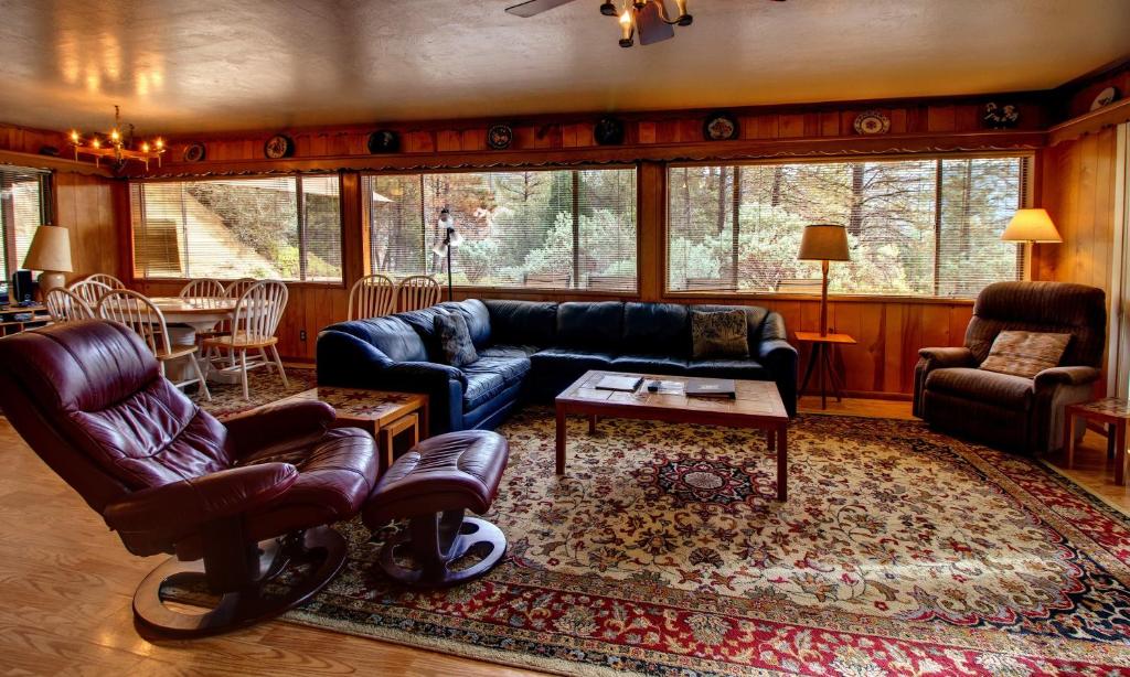 17A Longview photo 3