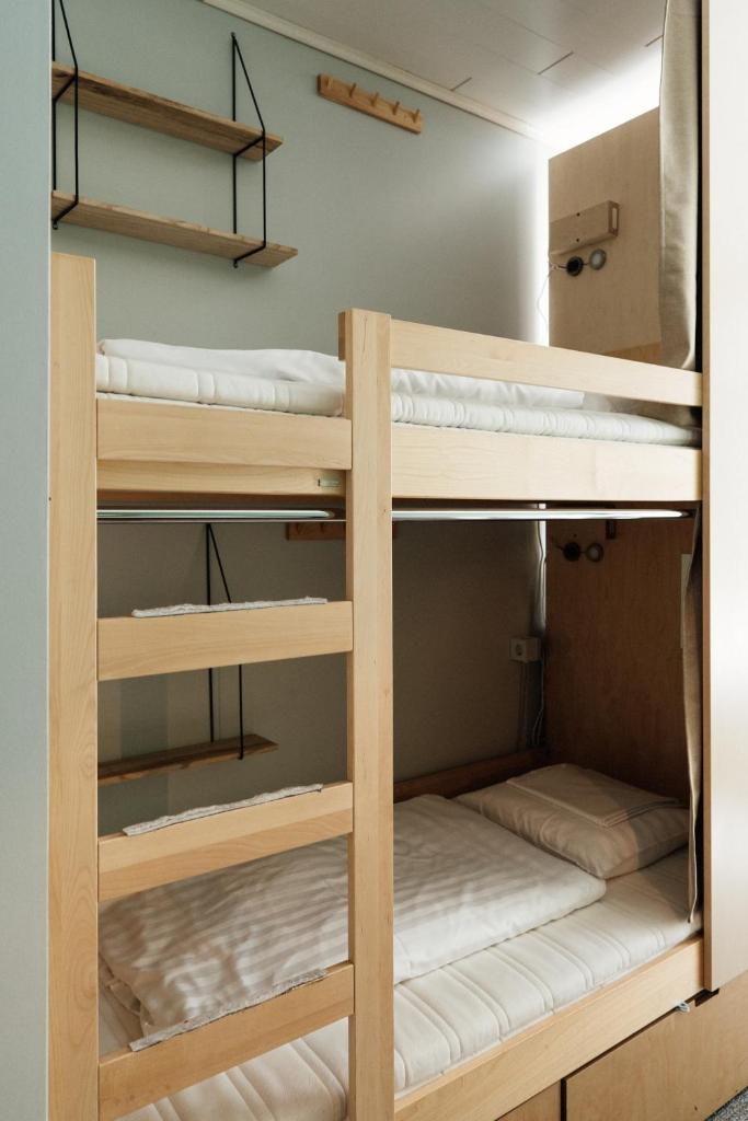 Четырехместный (Четырехместный номер с общей ванной комнатой), The Yard Concept Hostel