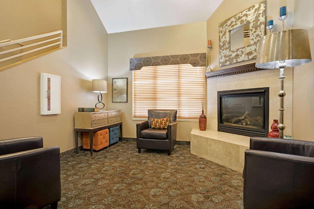 Days Inn by Wyndham Eagan Minnesota Near Mall of America photo 3