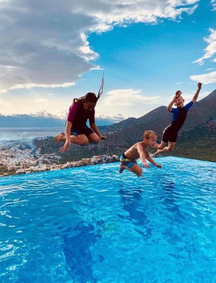 Villa Estée, luxury villa with private infinity pool and jacuzzi photo 2