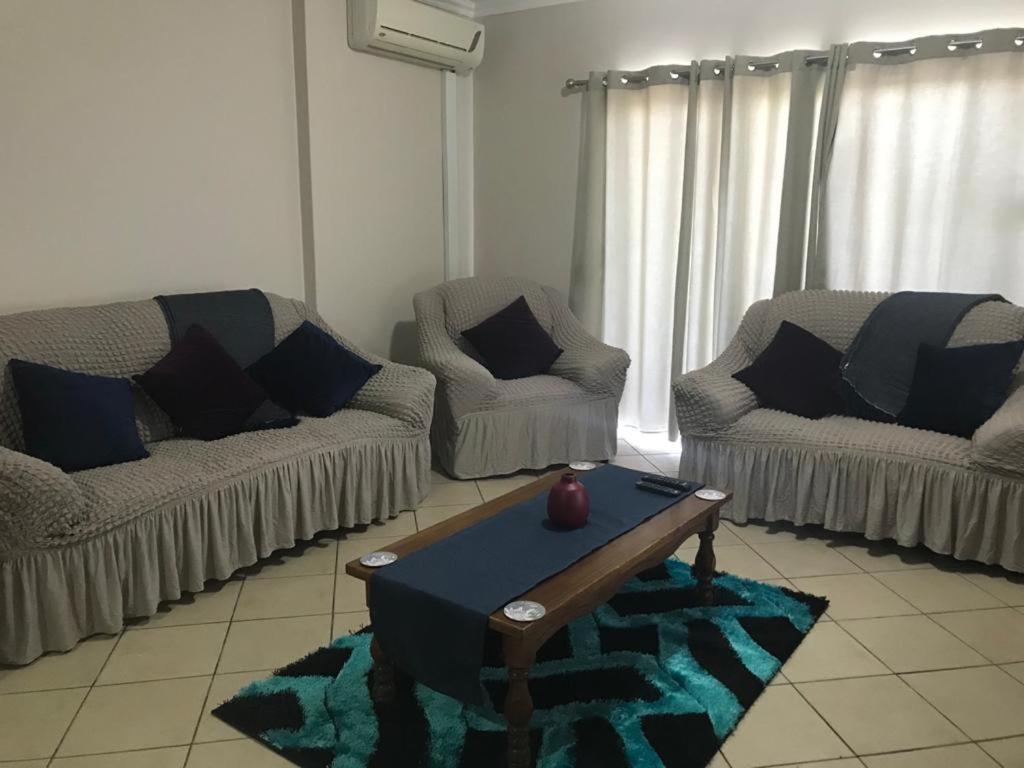 111 Lescalier Cabanas - Amanzimtoti photo 3