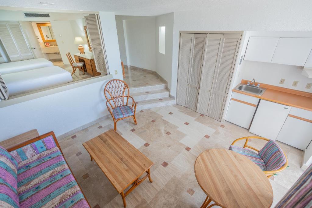 Четырехместный (Полулюкс (для 4 взрослых)), Playa Suites Acapulco
