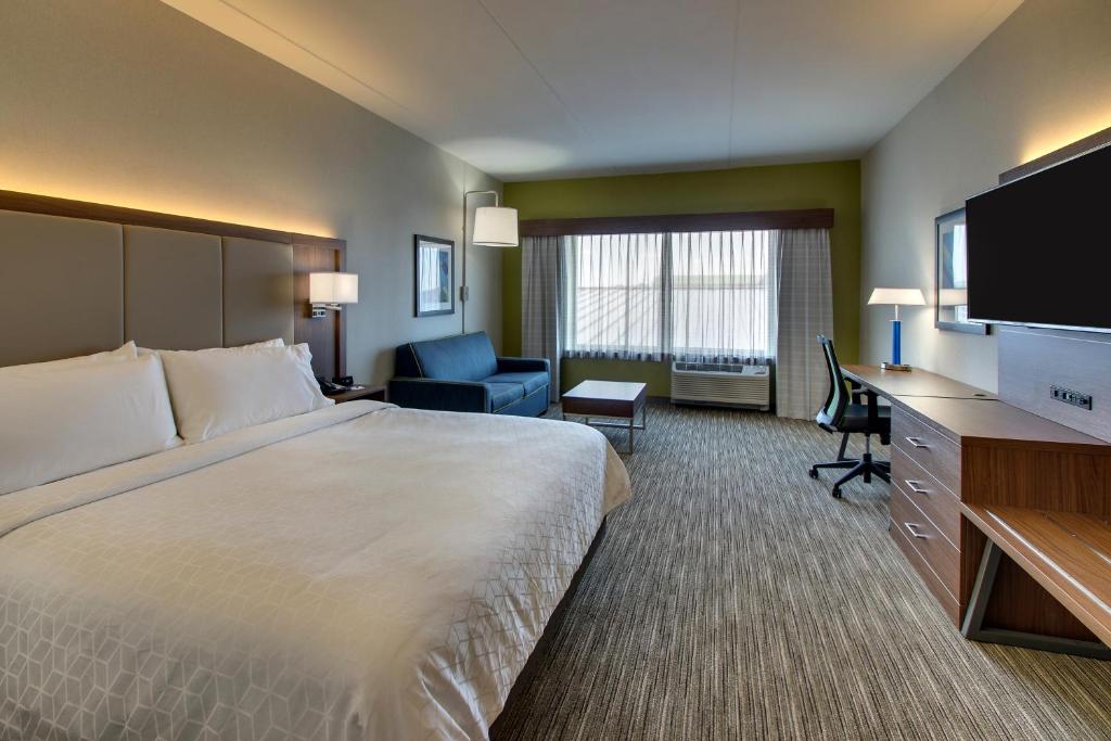Holiday Inn Express & Suites Findlay North, an IHG Hotel photo 1