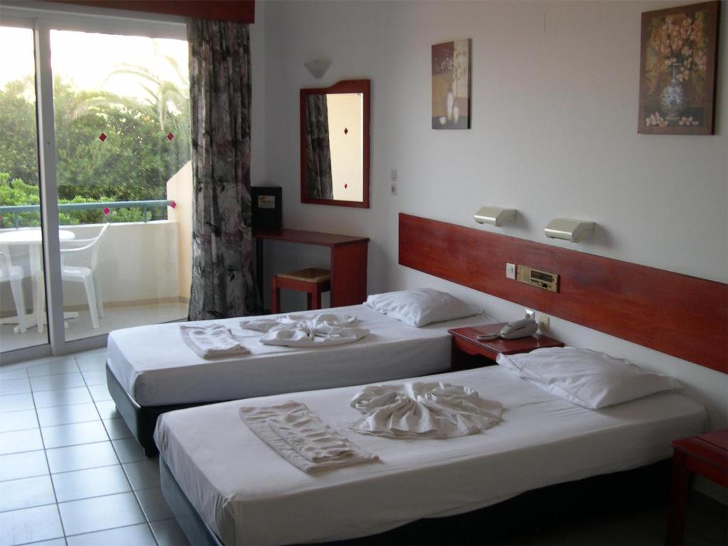 Apartment for 3 persons, with swimming pool, near the beach photo 1