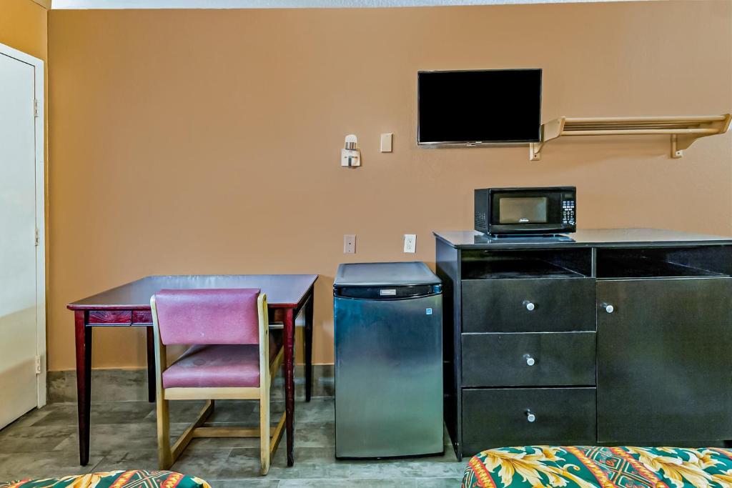 OYO Hotel Lake Charles Hwy 10 photo 2