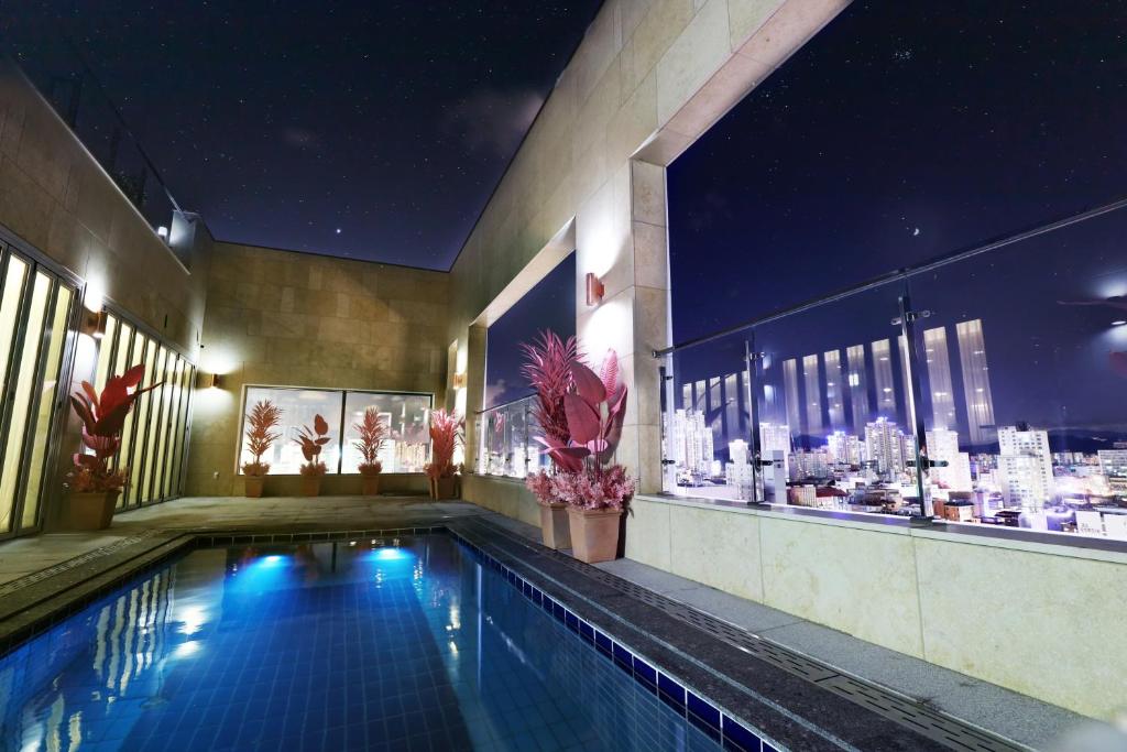 Ashton Hotel photo 4