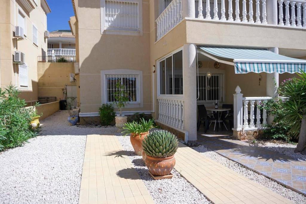 Spacious 2 Bed Ground floor apartment with beautiful communal pool photo 2