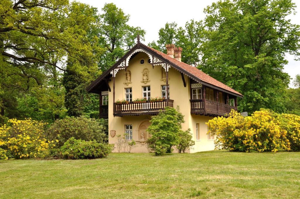 Kavalierhaus im Rhododendronpark Kromlau photo 1