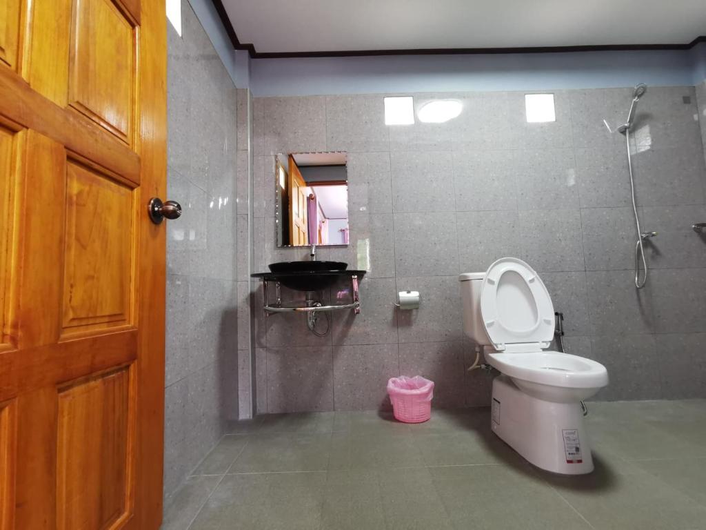 Walk in homestay photo 3