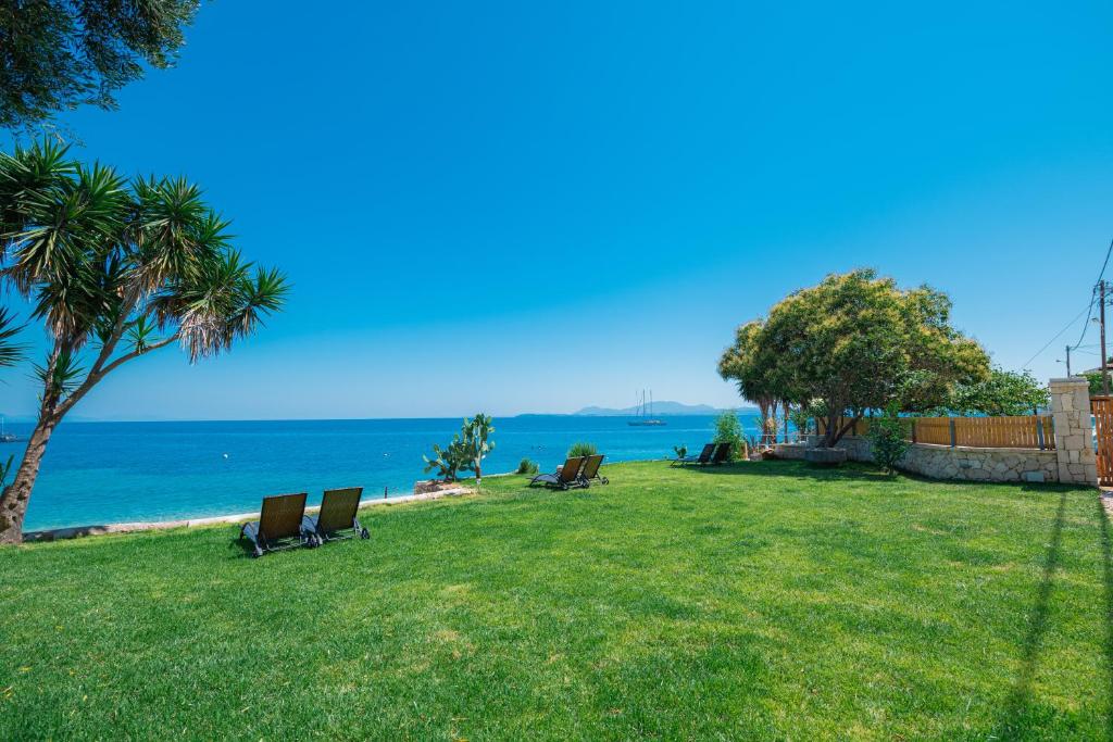 The Beach House Kaminaki photo 1