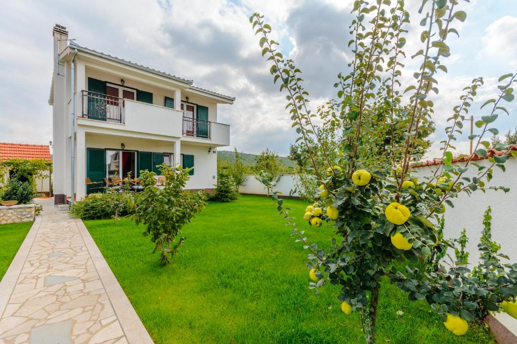 Villa Daisy photo 2