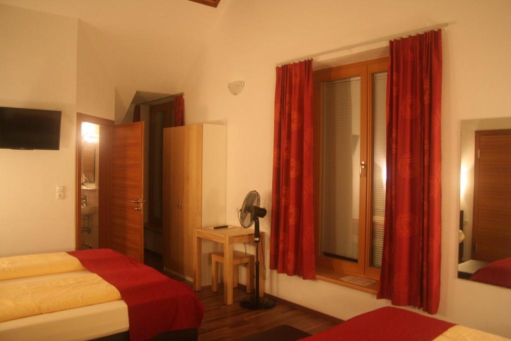 Двухместный (Двухместный номер с 1 кроватью), Hotel Engl