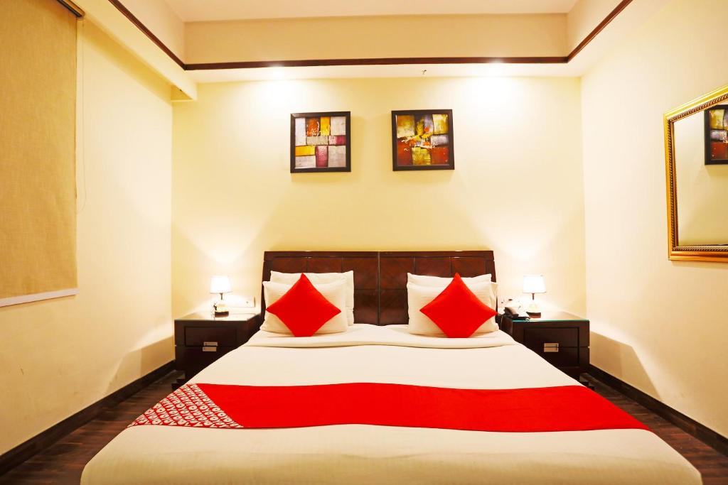 Двухместный (Бюджетный двухместный номер с 1 кроватью), Vaccinated Staff- OYO 27927 Hotel Picasso