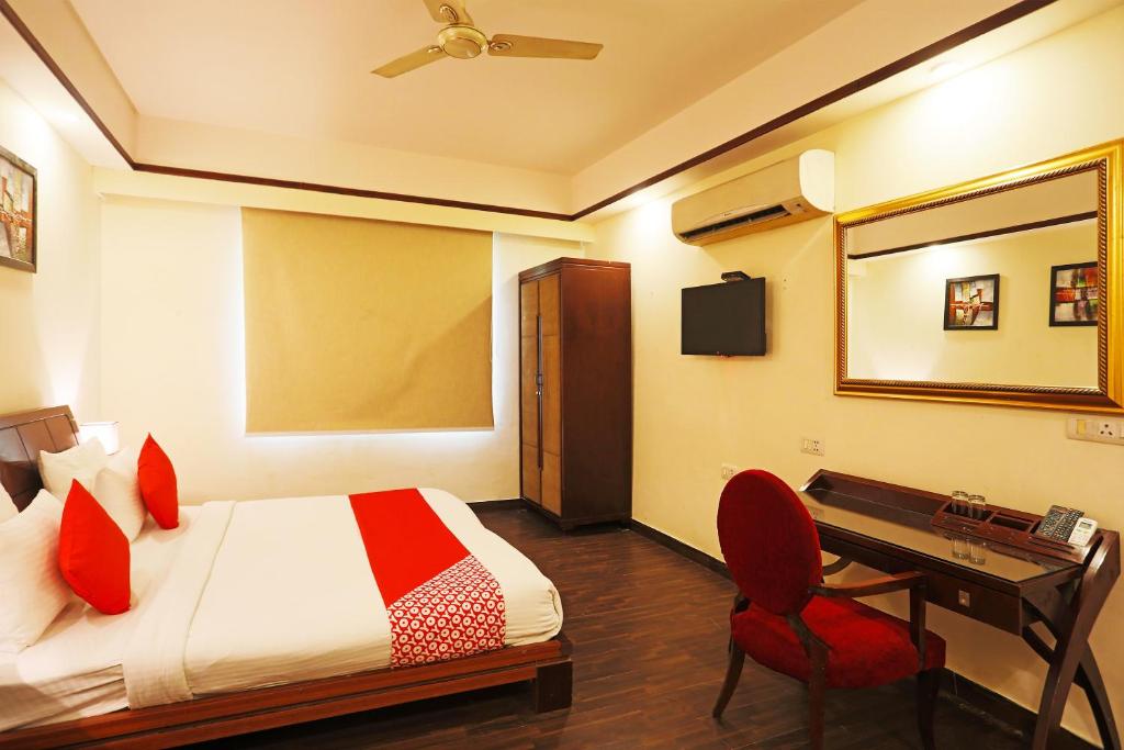 Двухместный (Бюджетный двухместный номер с 1 кроватью), Vaccinated Staff- OYO 27927 Hotel Picasso