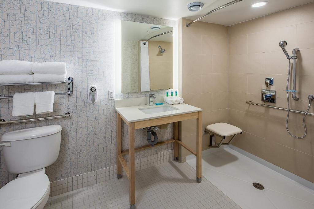 Holiday Inn Express & Suites Halifax - Bedford, an IHG Hotel photo 2
