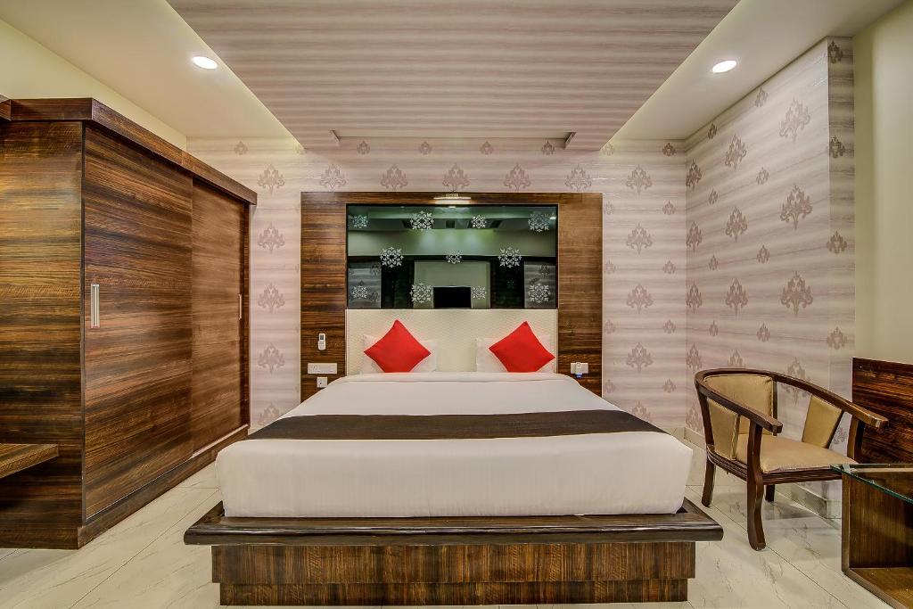Трехместный (Классический трехместный номер), OYO Premium K R Puram