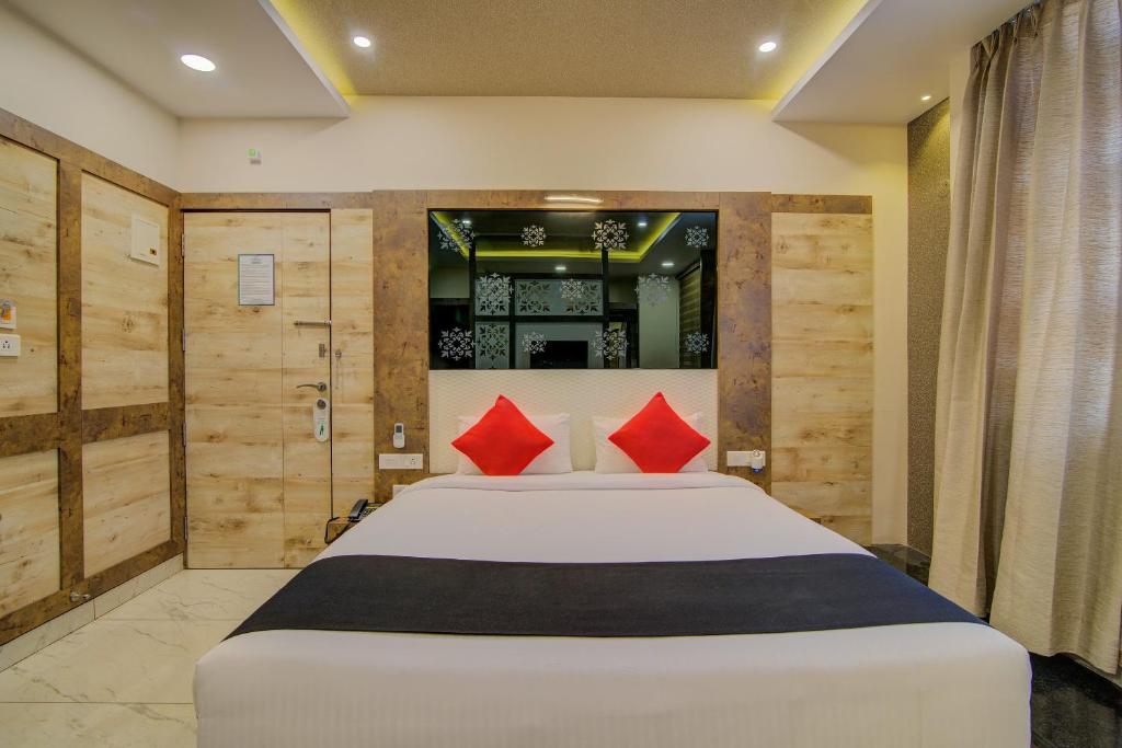 Трехместный (Классический трехместный номер), OYO Premium K R Puram