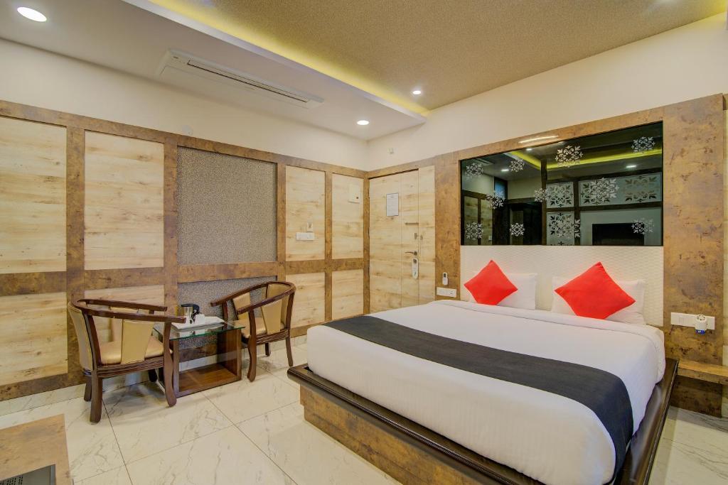 Трехместный (Классический трехместный номер), OYO Premium K R Puram