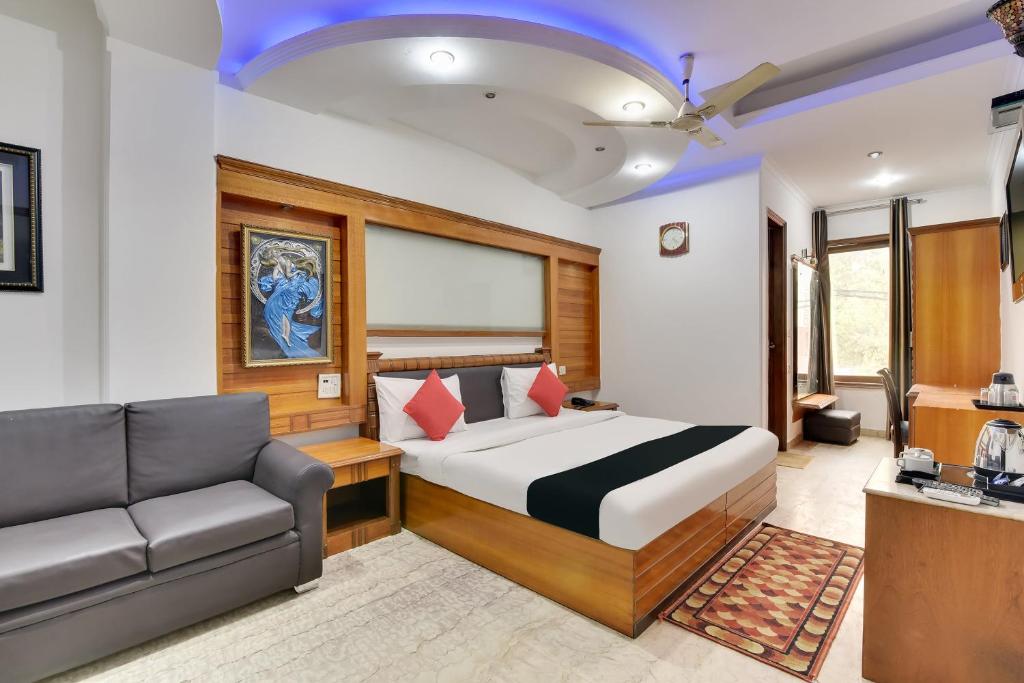 Двухместный (Двухместный номер Делюкс с 1 кроватью), Capital O 44526 Hotel Tjs Royale