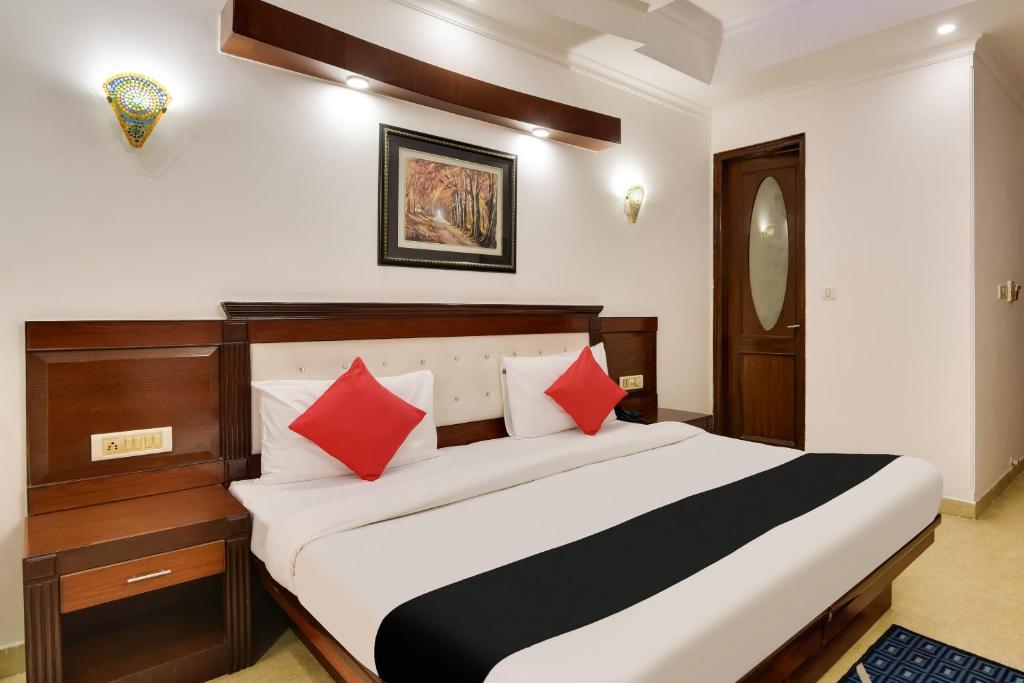 Двухместный (Двухместный номер Делюкс с 1 кроватью), Capital O 44526 Hotel Tjs Royale