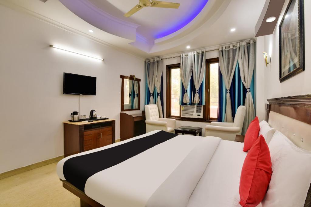 Двухместный (Двухместный номер Делюкс с 1 кроватью), Capital O 44526 Hotel Tjs Royale