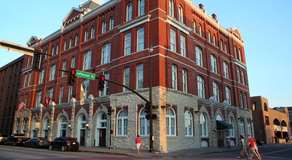 Hotel Indigo Savannah Historic District, an IHG Hotel image