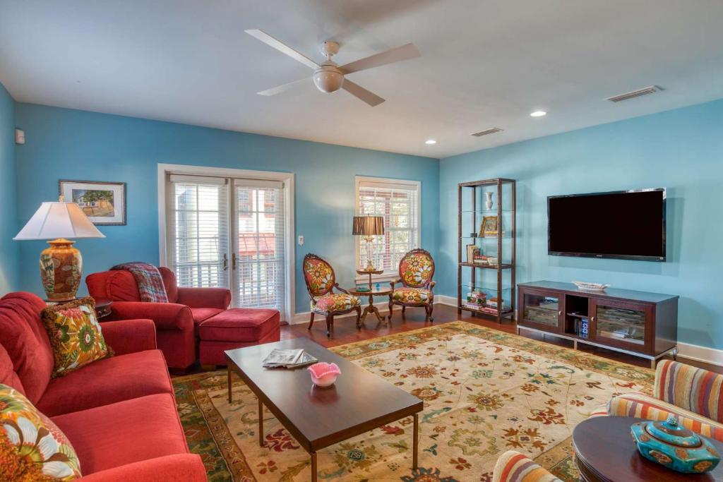 St. George Street Apartment photo 4